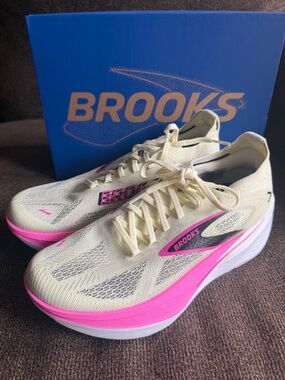Brooks Hyperion Max 3